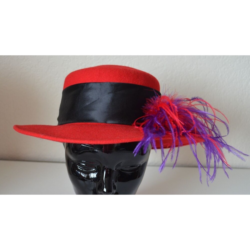 Amanda Smith Feathered Red 100% Wool Hat made in Italy Womens Medium